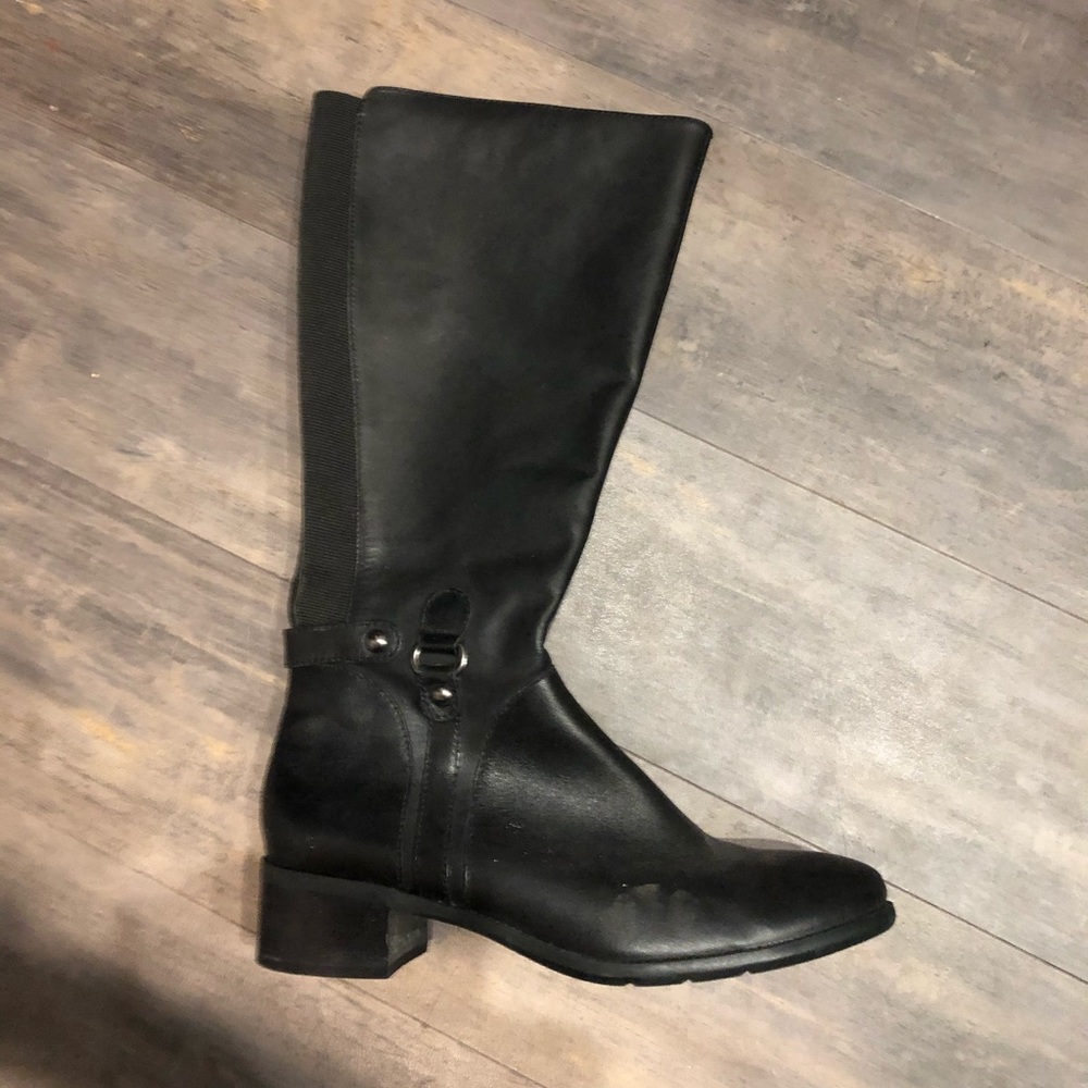Black boots